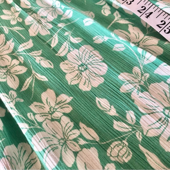 Billabong Rebel Heart Ruffle Detail Dress in Green and White Print. Size Large - Picture 15 of 16